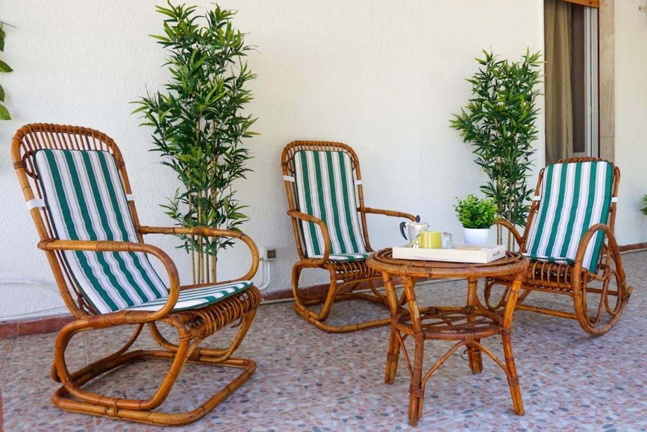 Villa Aurelia -Seafront Apartment With Patio Flumini di Quartu Exterior foto