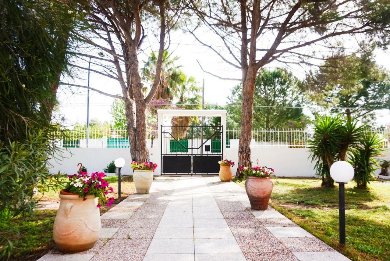Villa Aurelia -Seafront Apartment With Patio Flumini di Quartu Exterior foto